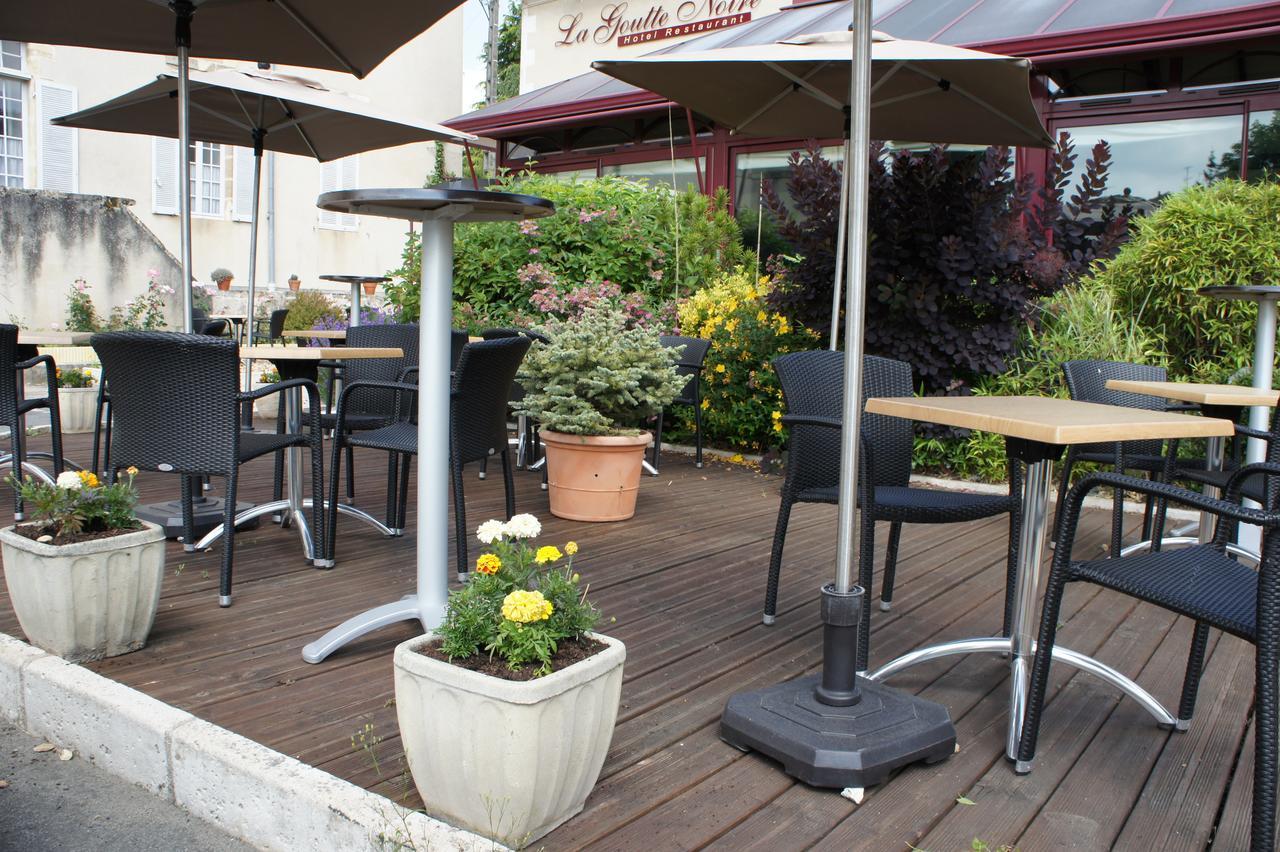 Hotel Restaurant La Goutte Noire Châteaumeillant Exterior foto