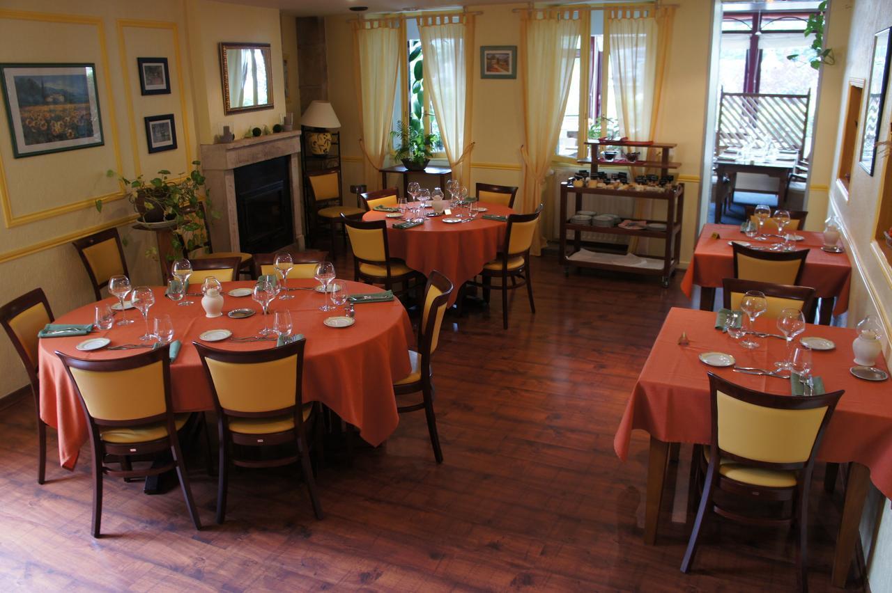 Hotel Restaurant La Goutte Noire Châteaumeillant Quarto foto